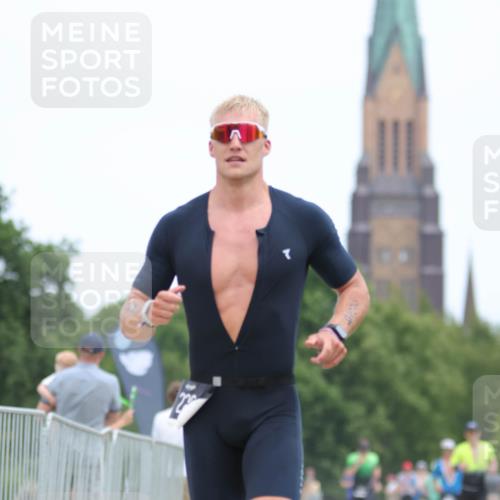 22.06.2025 - Viking Triathlon H.Heesch http://msf.ph/oto/8100867 22.06.2025 13:34:54 Laufen 109, 229, 238 meine-sportfotos.de