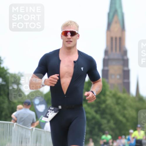 22.06.2025 - Viking Triathlon H.Heesch http://msf.ph/oto/8100869 22.06.2025 13:34:54 Laufen 109, 229, 238 meine-sportfotos.de