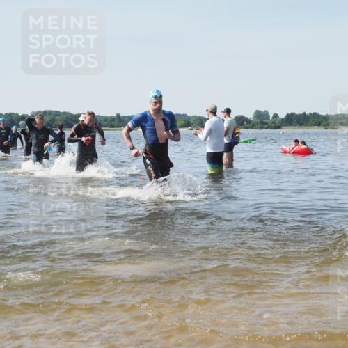 22.06.2025 - Viking Triathlon KatJ http://msf.ph/oto/8100871 22.06.2025 10:33:24 Schwimmen 28, 38, 300, 382, 387, 522, 524, 608 meine-sportfotos.de