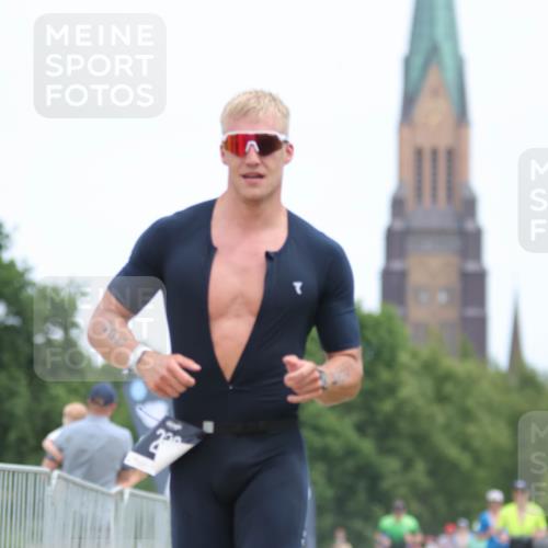 22.06.2025 - Viking Triathlon H.Heesch http://msf.ph/oto/8100873 22.06.2025 13:34:54 Laufen 109, 229, 238 meine-sportfotos.de