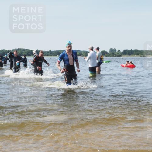 22.06.2025 - Viking Triathlon KatJ http://msf.ph/oto/8100879 22.06.2025 10:33:24 Schwimmen 28, 38, 300, 382, 387, 522, 524, 608 meine-sportfotos.de
