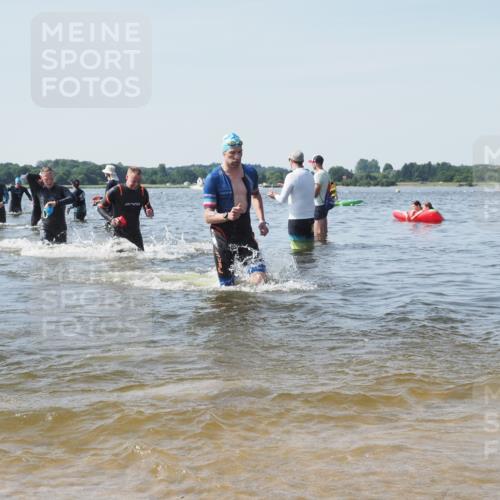 22.06.2025 - Viking Triathlon KatJ http://msf.ph/oto/8100887 22.06.2025 10:33:25 Schwimmen 28, 38, 300, 382, 387, 522, 524, 608 meine-sportfotos.de