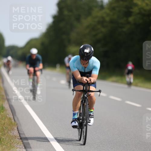 22.06.2025 - Viking Triathlon Yannick Fuchs http://msf.ph/oto/8100918 22.06.2025 11:25:27 Radfahren 9, 90, 185, 195, 198, 228, 384, 390, 401, 500, 534 meine-sportfotos.de