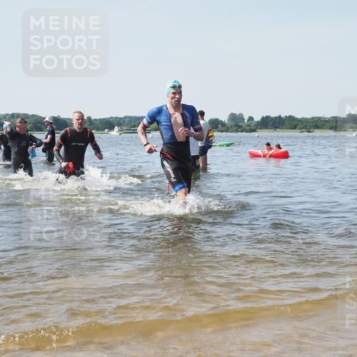22.06.2025 - Viking Triathlon KatJ http://msf.ph/oto/8100920 22.06.2025 10:33:25 Schwimmen 28, 38, 300, 382, 387, 522, 524, 608 meine-sportfotos.de