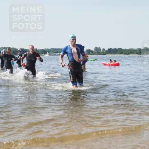 22.06.2025 - Viking Triathlon KatJ http://msf.ph/oto/8100933 22.06.2025 10:33:25 Schwimmen 28, 38, 300, 382, 387, 522, 524, 608 meine-sportfotos.de