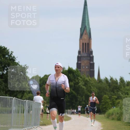 22.06.2025 - Viking Triathlon H.Heesch http://msf.ph/oto/8100961 22.06.2025 12:54:51 Laufen 340, 444, 645 meine-sportfotos.de