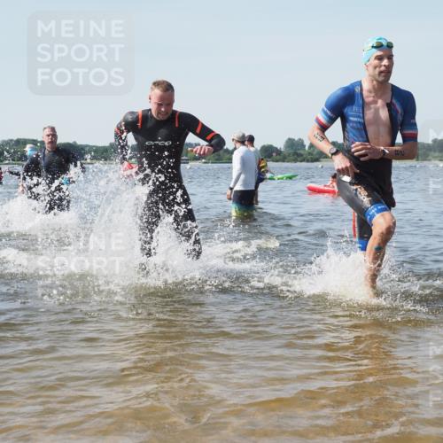 22.06.2025 - Viking Triathlon KatJ http://msf.ph/oto/8100975 22.06.2025 10:33:27 Schwimmen 28, 38, 300, 382, 522, 524, 608 meine-sportfotos.de