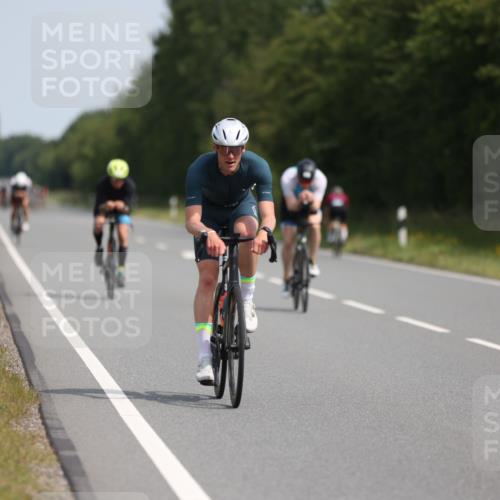 22.06.2025 - Viking Triathlon Yannick Fuchs http://msf.ph/oto/8100979 22.06.2025 11:25:29 Radfahren 9, 90, 185, 195, 198, 228, 384, 390, 401, 500, 534 meine-sportfotos.de