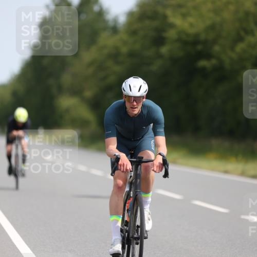 22.06.2025 - Viking Triathlon Yannick Fuchs http://msf.ph/oto/8101019 22.06.2025 11:25:29 Radfahren 9, 90, 185, 195, 198, 228, 384, 390, 401, 500, 534 meine-sportfotos.de