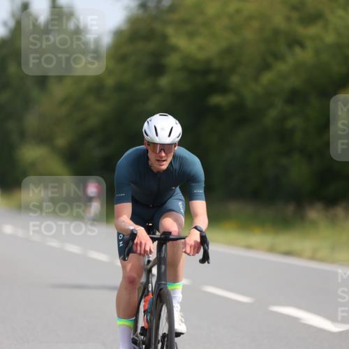 22.06.2025 - Viking Triathlon Yannick Fuchs http://msf.ph/oto/8101030 22.06.2025 11:25:29 Radfahren 9, 90, 185, 195, 198, 228, 384, 390, 401, 500, 534 meine-sportfotos.de