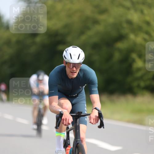 22.06.2025 - Viking Triathlon Yannick Fuchs http://msf.ph/oto/8101043 22.06.2025 11:25:30 Radfahren 9, 90, 185, 195, 198, 228, 384, 390, 401, 500, 534 meine-sportfotos.de