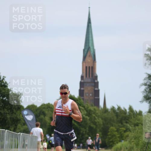 22.06.2025 - Viking Triathlon H.Heesch http://msf.ph/oto/8101044 22.06.2025 12:54:57 Laufen 340, 444 meine-sportfotos.de