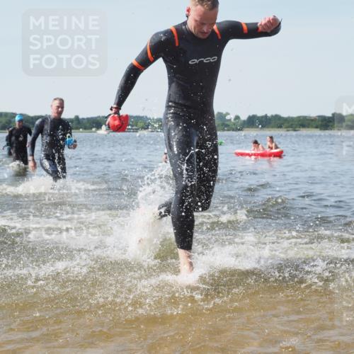 22.06.2025 - Viking Triathlon KatJ http://msf.ph/oto/8101047 22.06.2025 10:33:28 Schwimmen 28, 38, 300, 348, 382, 522, 524, 608 meine-sportfotos.de