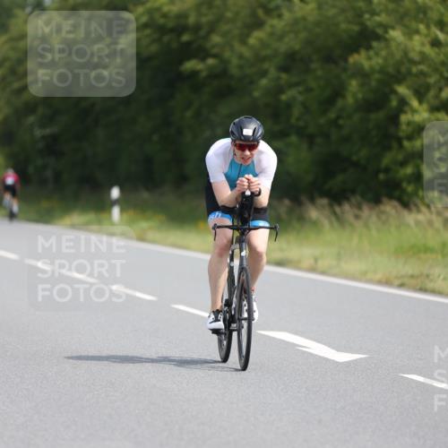 22.06.2025 - Viking Triathlon Yannick Fuchs http://msf.ph/oto/8101050 22.06.2025 11:25:30 Radfahren 9, 90, 185, 195, 198, 228, 384, 390, 401, 500, 534 meine-sportfotos.de
