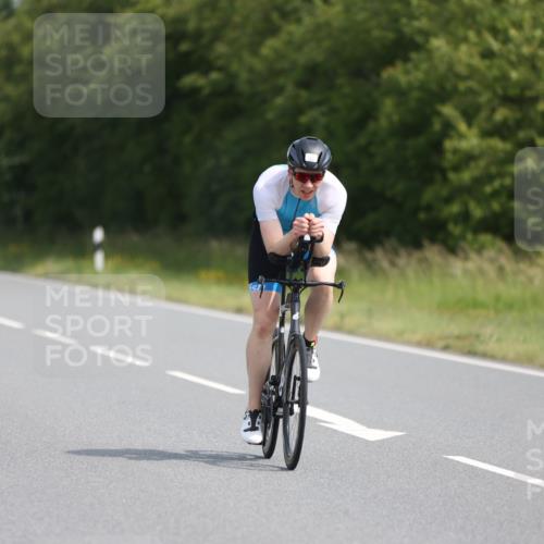 22.06.2025 - Viking Triathlon Yannick Fuchs http://msf.ph/oto/8101056 22.06.2025 11:25:31 Radfahren 9, 90, 185, 195, 198, 228, 384, 390, 401, 500, 534 meine-sportfotos.de