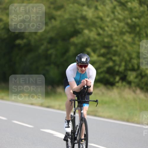 22.06.2025 - Viking Triathlon Yannick Fuchs http://msf.ph/oto/8101069 22.06.2025 11:25:31 Radfahren 9, 90, 185, 195, 198, 228, 384, 390, 401, 500, 534 meine-sportfotos.de