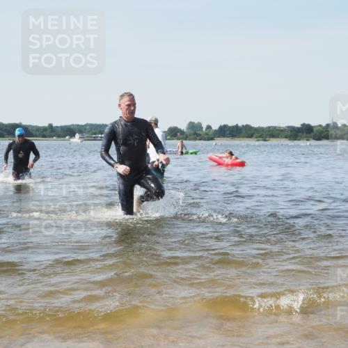 22.06.2025 - Viking Triathlon KatJ http://msf.ph/oto/8101086 22.06.2025 10:33:30 Schwimmen 28, 38, 255, 300, 304, 348, 382, 457, 522, 524, 608 meine-sportfotos.de