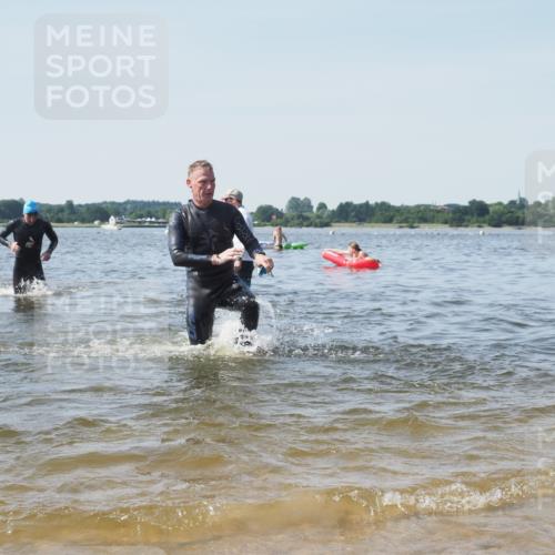 22.06.2025 - Viking Triathlon KatJ http://msf.ph/oto/8101098 22.06.2025 10:33:30 Schwimmen 28, 38, 255, 300, 304, 348, 382, 457, 522, 524, 608 meine-sportfotos.de