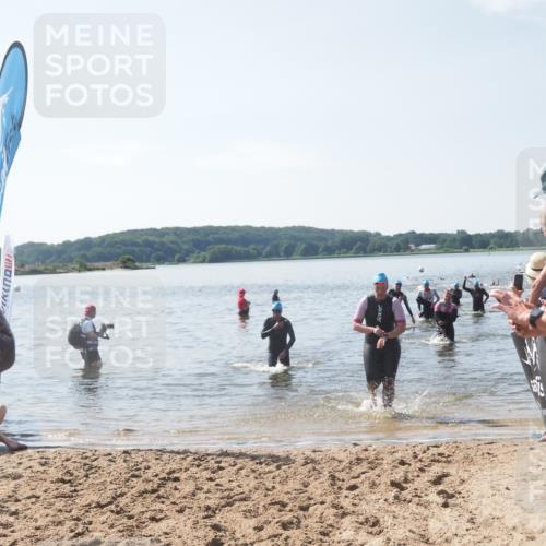 22.06.2025 - Viking Triathlon MichiJ http://msf.ph/oto/8101146 22.06.2025 10:45:22 Schwimmen 68, 102, 108, 503, 605 meine-sportfotos.de