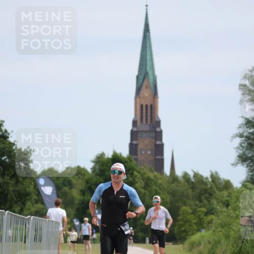 22.06.2025 - Viking Triathlon H.Heesch http://msf.ph/oto/8101183 22.06.2025 12:55:10 Laufen 152, 381, 458 meine-sportfotos.de