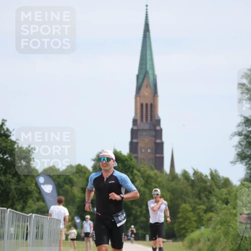 22.06.2025 - Viking Triathlon H.Heesch http://msf.ph/oto/8101204 22.06.2025 12:55:10 Laufen 152, 381, 458 meine-sportfotos.de