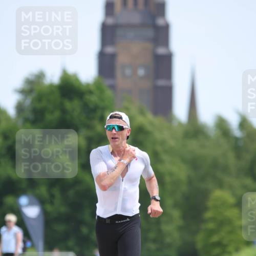 22.06.2025 - Viking Triathlon H.Heesch http://msf.ph/oto/8101237 22.06.2025 12:55:12 Laufen 152, 381, 458 meine-sportfotos.de
