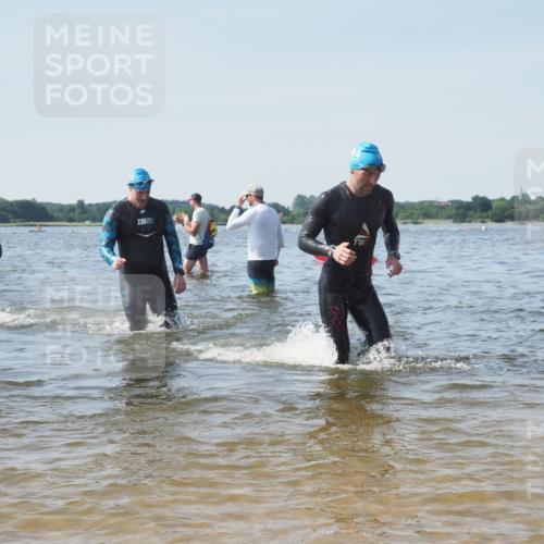 22.06.2025 - Viking Triathlon KatJ http://msf.ph/oto/8101269 22.06.2025 10:33:35 Schwimmen 5, 38, 149, 255, 300, 304, 348, 382, 457, 522, 524 meine-sportfotos.de