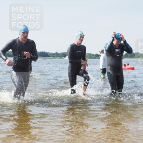 22.06.2025 - Viking Triathlon KatJ http://msf.ph/oto/8101323 22.06.2025 10:33:38 Schwimmen 5, 38, 149, 255, 304, 348, 382, 457, 522, 524 meine-sportfotos.de