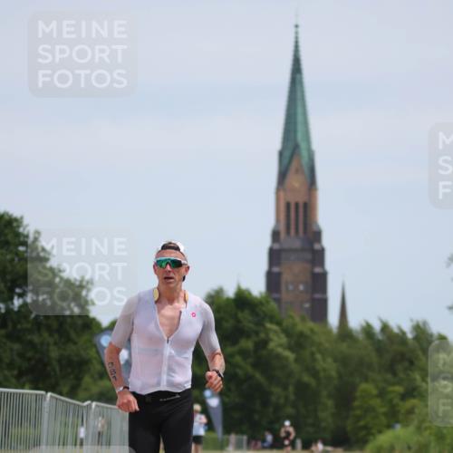 22.06.2025 - Viking Triathlon H.Heesch http://msf.ph/oto/8101341 22.06.2025 12:55:15 Laufen 381, 458 meine-sportfotos.de