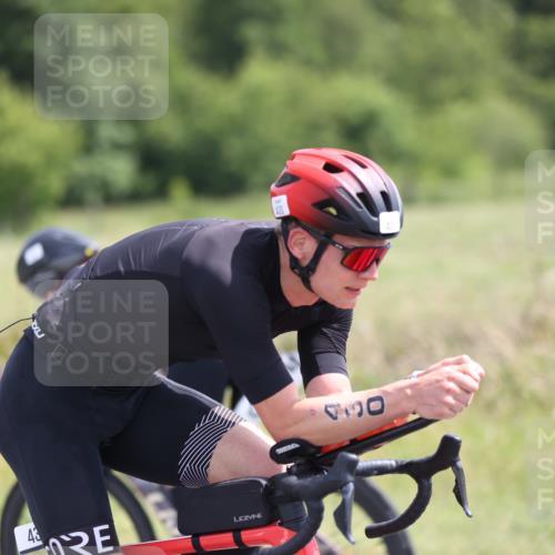 22.06.2025 - Viking Triathlon Yannick Fuchs http://msf.ph/oto/8101352 22.06.2025 12:04:38 Radfahren 15, 296, 362, 385, 399, 412, 430, 533, 554 meine-sportfotos.de
