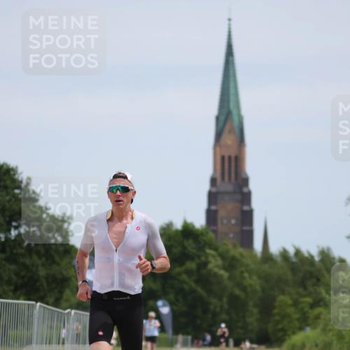 22.06.2025 - Viking Triathlon H.Heesch http://msf.ph/oto/8101353 22.06.2025 12:55:15 Laufen 381, 458 meine-sportfotos.de