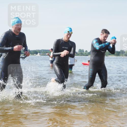 22.06.2025 - Viking Triathlon KatJ http://msf.ph/oto/8101360 22.06.2025 10:33:38 Schwimmen 5, 38, 149, 255, 304, 348, 382, 457, 522, 524 meine-sportfotos.de