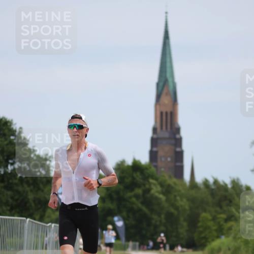 22.06.2025 - Viking Triathlon H.Heesch http://msf.ph/oto/8101365 22.06.2025 12:55:15 Laufen 381, 458 meine-sportfotos.de