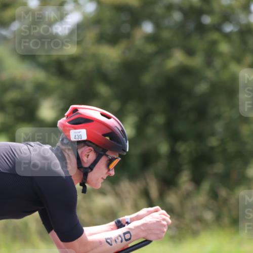 22.06.2025 - Viking Triathlon Yannick Fuchs http://msf.ph/oto/8101375 22.06.2025 12:04:39 Radfahren 15, 101, 296, 362, 385, 399, 412, 430, 533, 554 meine-sportfotos.de