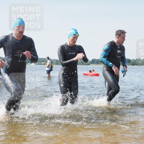 22.06.2025 - Viking Triathlon KatJ http://msf.ph/oto/8101385 22.06.2025 10:33:38 Schwimmen 5, 38, 149, 255, 304, 348, 382, 457, 522, 524 meine-sportfotos.de