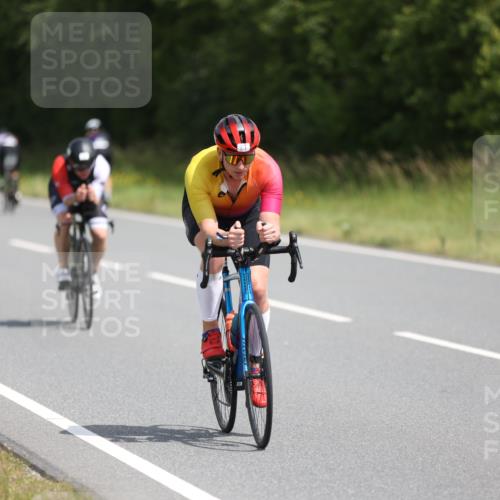 22.06.2025 - Viking Triathlon Yannick Fuchs http://msf.ph/oto/8101400 22.06.2025 12:04:45 Radfahren 9, 15, 26, 80, 101, 272, 299, 362, 385, 496, 554 meine-sportfotos.de