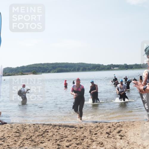 22.06.2025 - Viking Triathlon MichiJ http://msf.ph/oto/8101403 22.06.2025 10:45:31 Schwimmen 102, 108, 197, 466, 605 meine-sportfotos.de