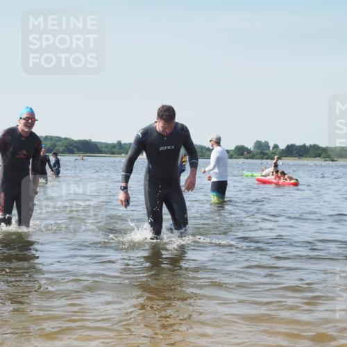 22.06.2025 - Viking Triathlon KatJ http://msf.ph/oto/8101404 22.06.2025 10:33:44 Schwimmen 5, 50, 149, 229, 242, 255, 304, 348, 349, 438, 457 meine-sportfotos.de