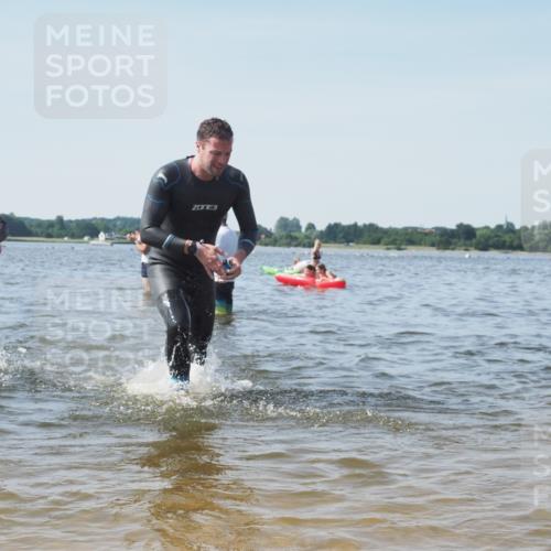 22.06.2025 - Viking Triathlon KatJ http://msf.ph/oto/8101443 22.06.2025 10:33:44 Schwimmen 5, 50, 149, 229, 242, 255, 304, 348, 349, 438, 457 meine-sportfotos.de