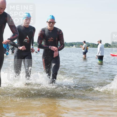 22.06.2025 - Viking Triathlon KatJ http://msf.ph/oto/8101478 22.06.2025 10:33:46 Schwimmen 5, 50, 149, 184, 229, 242, 255, 304, 348, 349, 438, 457 meine-sportfotos.de