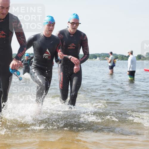 22.06.2025 - Viking Triathlon KatJ http://msf.ph/oto/8101500 22.06.2025 10:33:46 Schwimmen 5, 50, 149, 184, 229, 242, 255, 304, 348, 349, 438, 457 meine-sportfotos.de