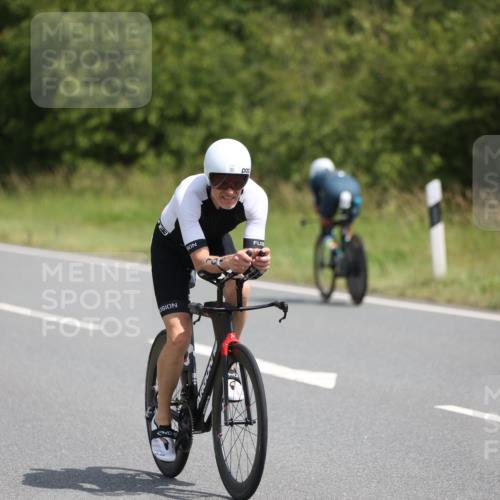 22.06.2025 - Viking Triathlon Yannick Fuchs http://msf.ph/oto/8101534 22.06.2025 12:04:48 Radfahren 9, 15, 26, 80, 101, 272, 299, 362, 385, 496, 554 meine-sportfotos.de