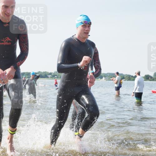 22.06.2025 - Viking Triathlon KatJ http://msf.ph/oto/8101535 22.06.2025 10:33:46 Schwimmen 5, 50, 149, 184, 229, 242, 255, 304, 348, 349, 438, 457 meine-sportfotos.de