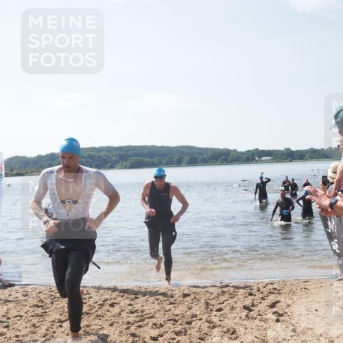 22.06.2025 - Viking Triathlon MichiJ http://msf.ph/oto/8101555 22.06.2025 10:45:35 Schwimmen 102, 108, 197, 466, 519 meine-sportfotos.de