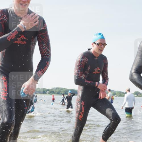 22.06.2025 - Viking Triathlon KatJ http://msf.ph/oto/8101568 22.06.2025 10:33:47 Schwimmen 5, 50, 75, 149, 184, 229, 242, 255, 304, 348, 349, 438, 457 meine-sportfotos.de