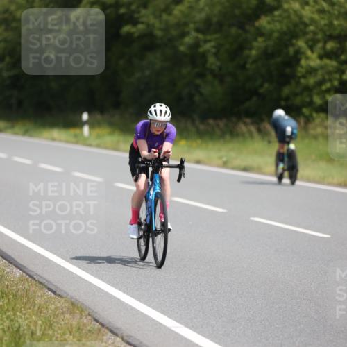 22.06.2025 - Viking Triathlon Yannick Fuchs http://msf.ph/oto/8101579 22.06.2025 12:04:49 Radfahren 9, 26, 80, 101, 170, 272, 299, 362, 385, 496, 554 meine-sportfotos.de
