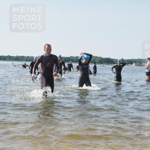 22.06.2025 - Viking Triathlon KatJ http://msf.ph/oto/8101591 22.06.2025 10:33:49 Schwimmen 5, 50, 75, 149, 184, 229, 242, 255, 304, 348, 349, 438, 457, 540 meine-sportfotos.de