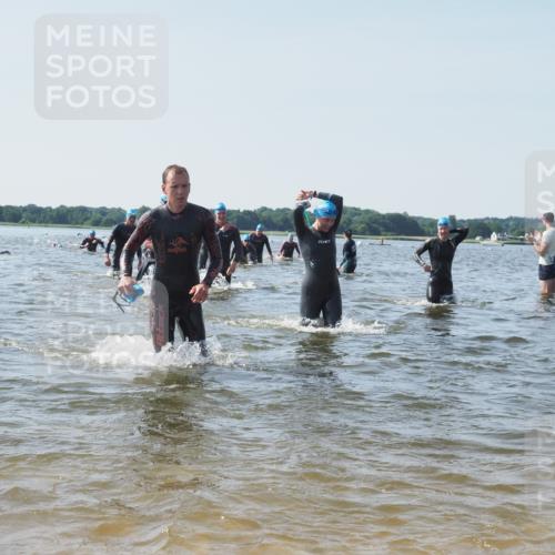 22.06.2025 - Viking Triathlon KatJ http://msf.ph/oto/8101602 22.06.2025 10:33:49 Schwimmen 5, 50, 75, 149, 184, 229, 242, 255, 304, 348, 349, 438, 457, 540 meine-sportfotos.de