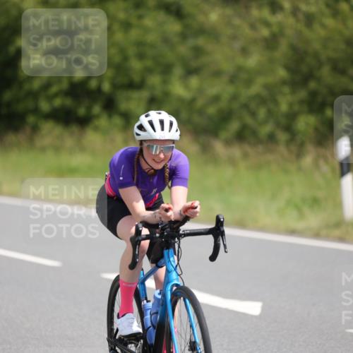 22.06.2025 - Viking Triathlon Yannick Fuchs http://msf.ph/oto/8101617 22.06.2025 12:04:50 Radfahren 9, 26, 80, 101, 170, 272, 273, 299, 362, 385, 496, 554 meine-sportfotos.de