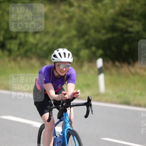 22.06.2025 - Viking Triathlon Yannick Fuchs http://msf.ph/oto/8101627 22.06.2025 12:04:50 Radfahren 9, 26, 80, 101, 170, 272, 273, 299, 362, 385, 496, 554 meine-sportfotos.de